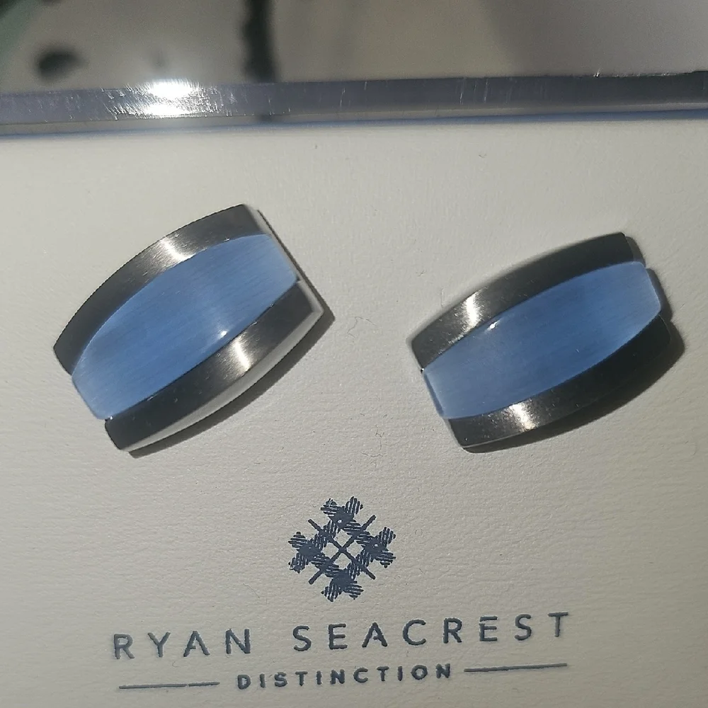 Ryan Seacrest NWT  Distinction Blue Cufflinks
